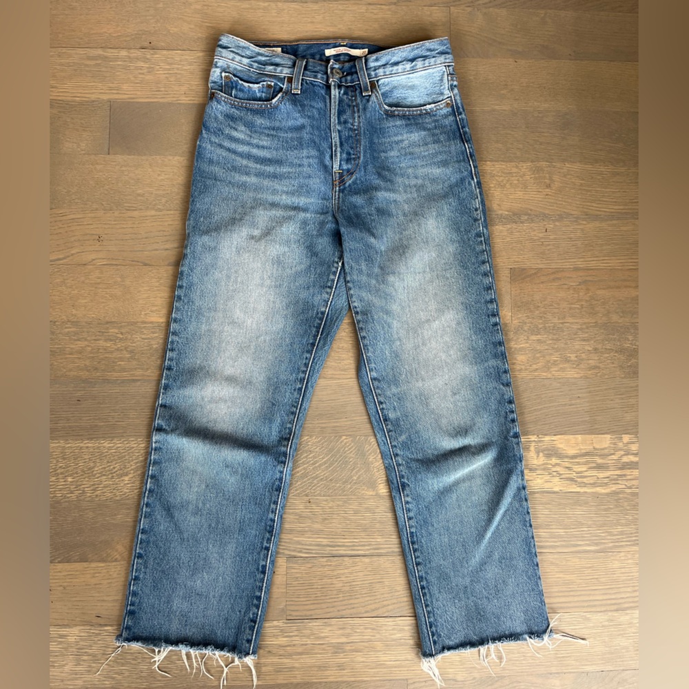 Levi's Wedgie Straight Jeans - Picture 2 of 7